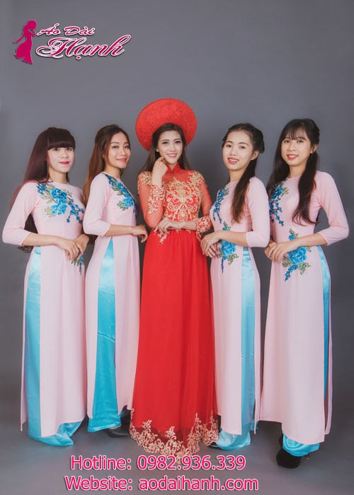 Cho thuê áo dài bưng quả ở trung tâm quận 1 Sài Gòn